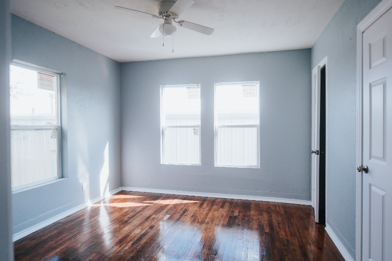 304 E 22nd St #B - Photo 3 of 16