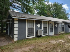 featured image of 609 E 7th St #B