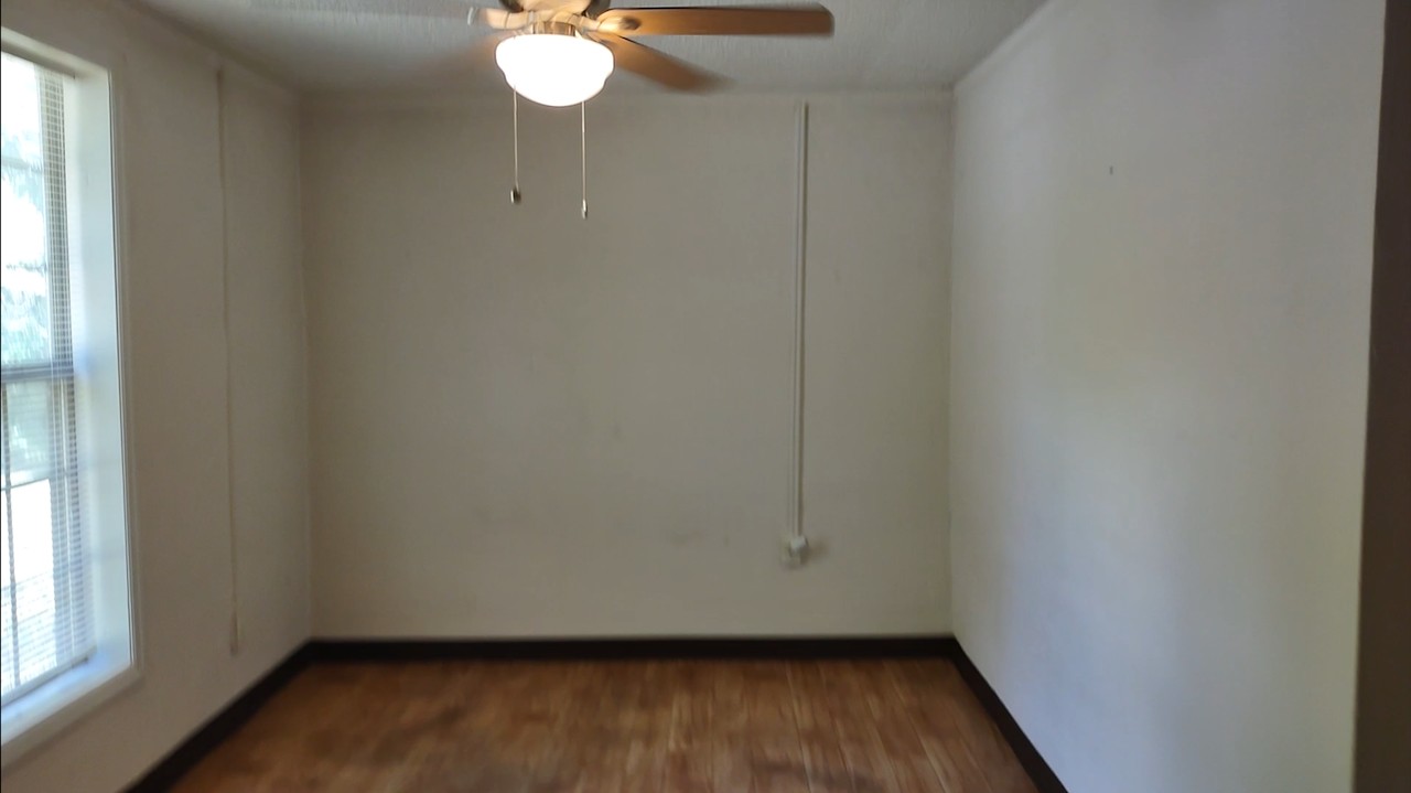 609 East 7th Street, Unit B - Photo 6 of 8