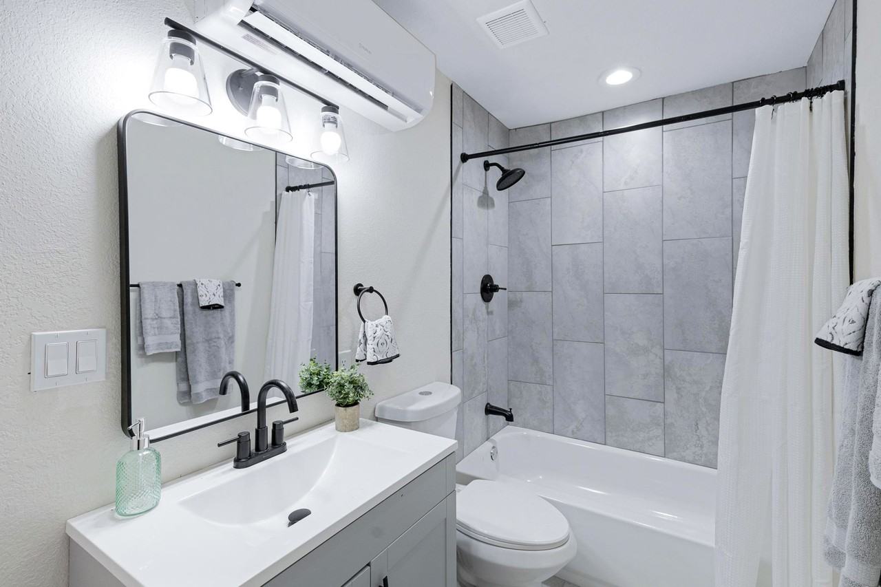 W Inglewood St - Photo 6 of 14