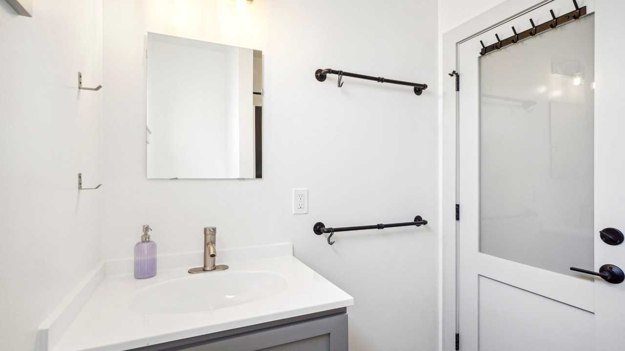 N Robertson St - Photo 4 of 11