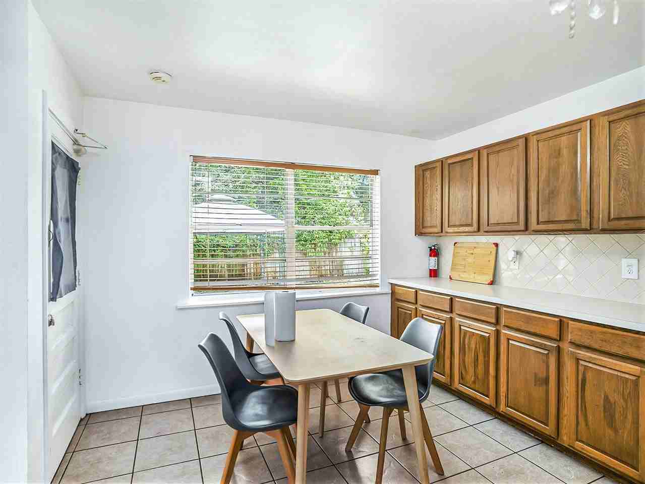 N 18th St - Photo 2 of 8