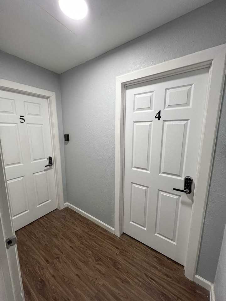 Bank Dr - Photo 4 of 20