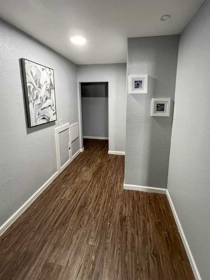 Bank Dr - Photo 6 of 20