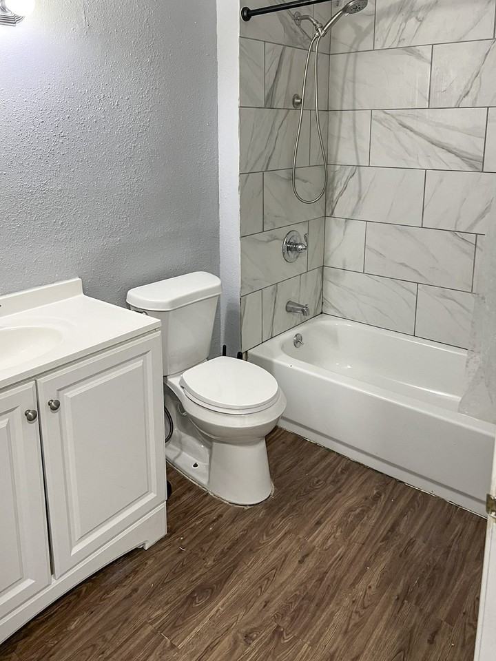 Bank Dr - Photo 7 of 20