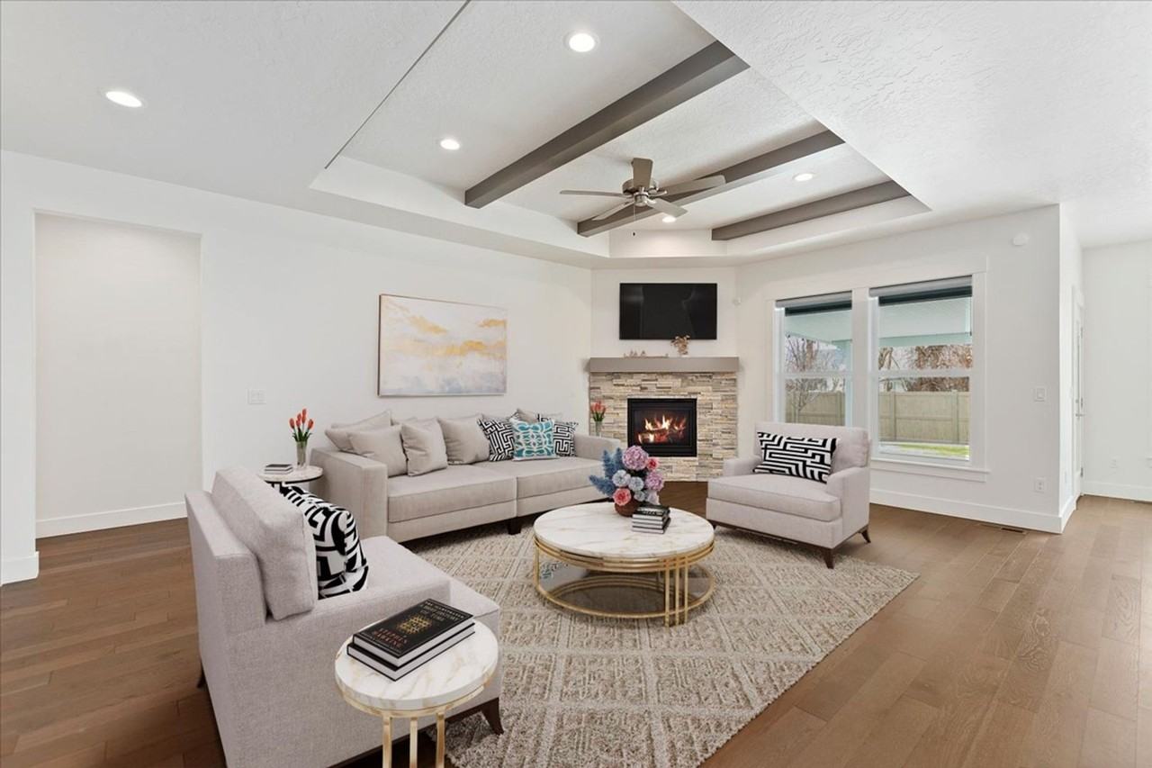 4831 S Colusa Ave - Photo 5 of 50