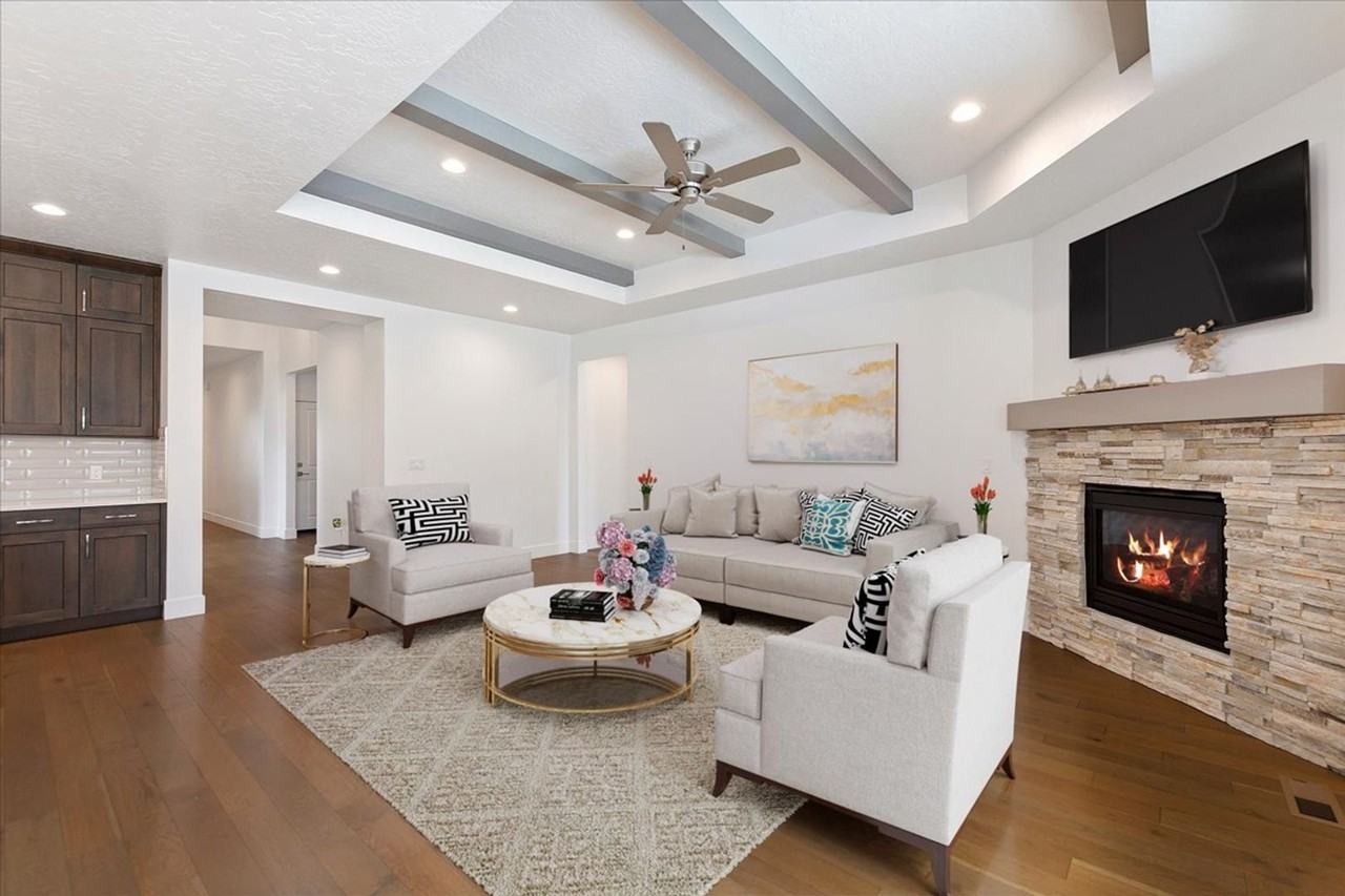 4831 S Colusa Ave - Photo 6 of 50