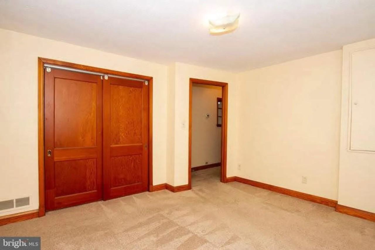 905 Regester Ave - Photo 3 of 10