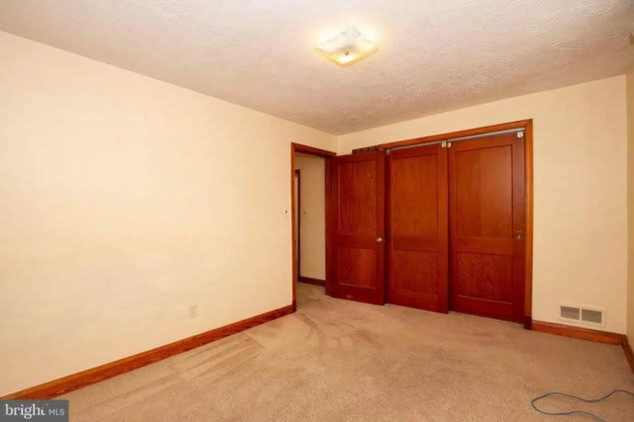 905 Regester Ave - Photo 2 of 10