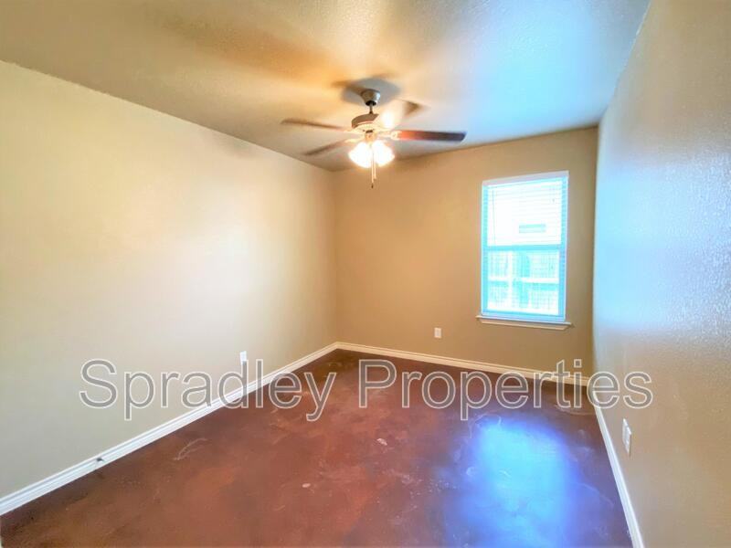 1559 Brady Way - Photo 5 of 10