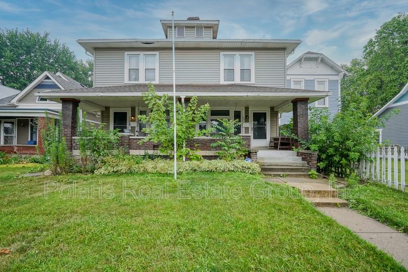 1121 Lexington Ave - Photo 2 of 30