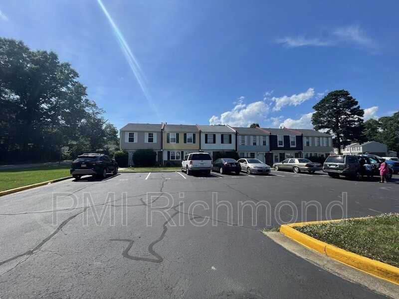 300 Cedarwood Rd - Photo 3 of 22