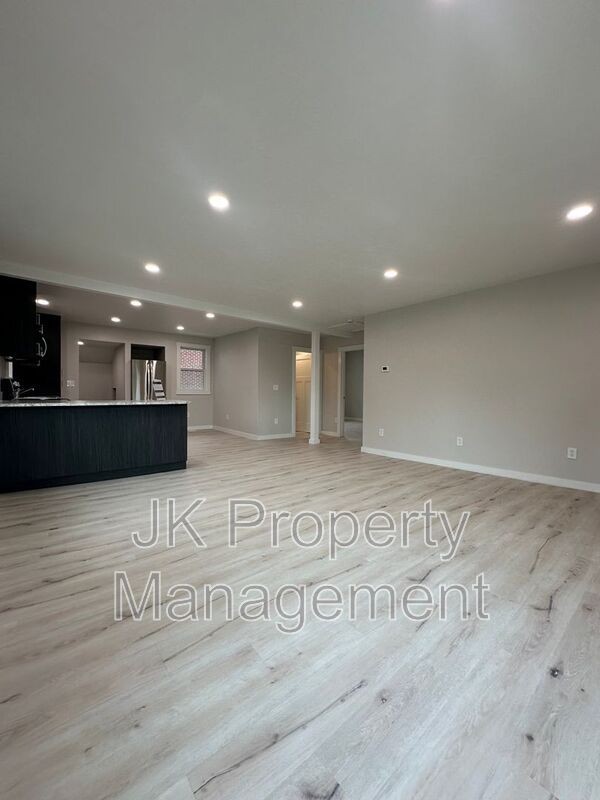 3 21st St S - Photo 4 of 39