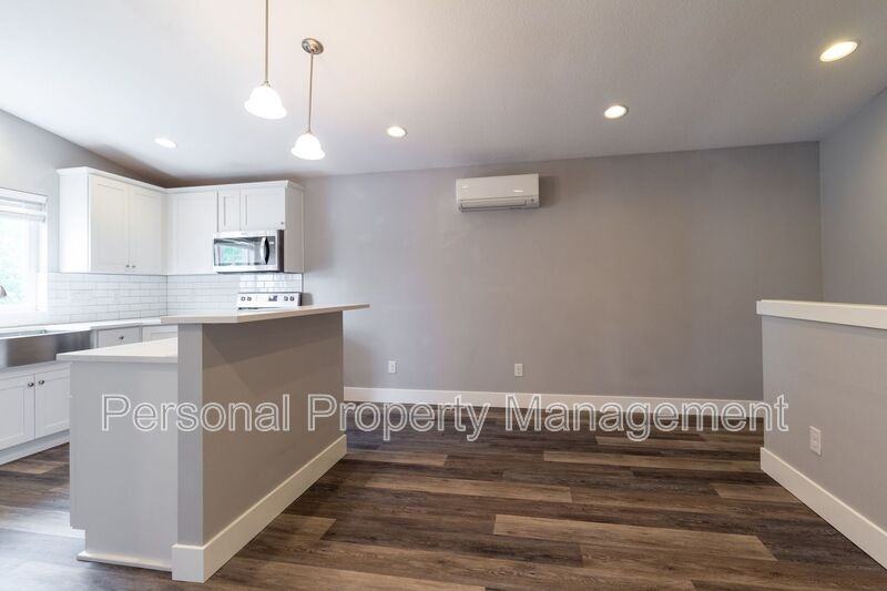 209 W 30th St #B - Photo 3 of 7