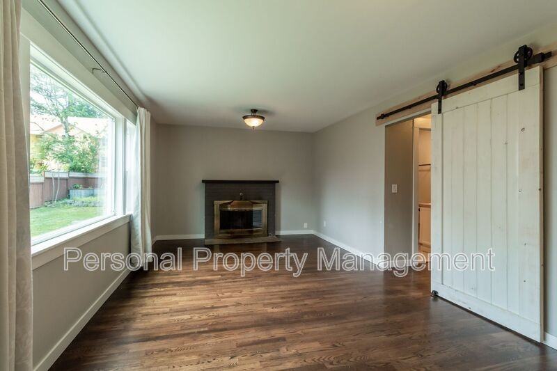 11302 Ne 4th St - Photo 2 of 14