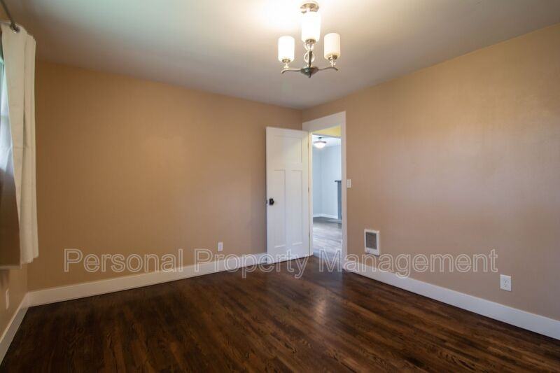 11302 Ne 4th St - Photo 6 of 14
