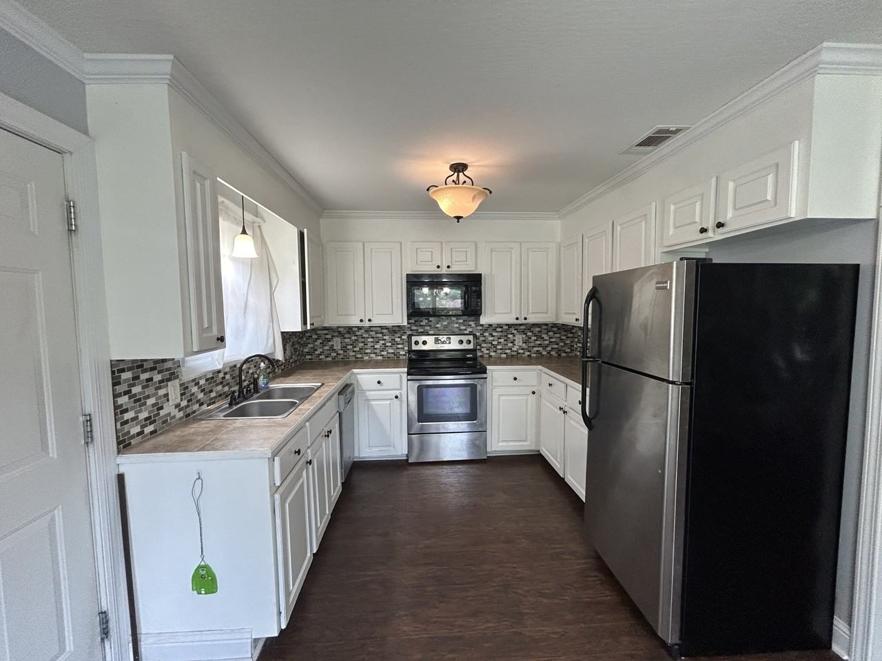 417 Lemoyne Ave - Photo 4 of 22