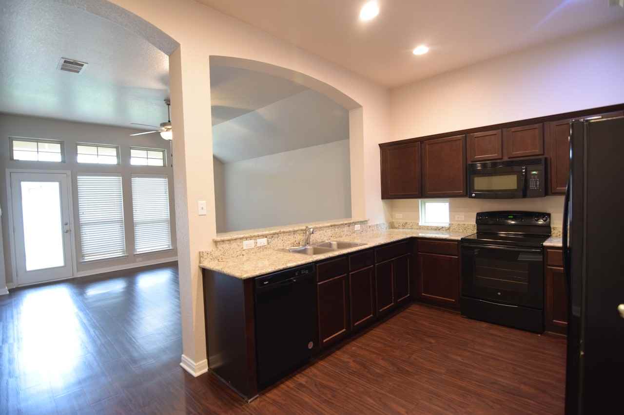 3410 Greyfriar Dr - Photo 5 of 50