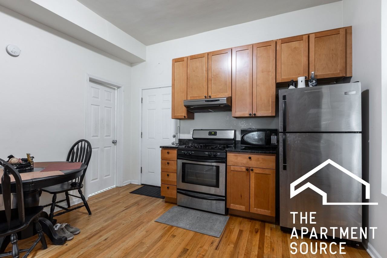 2517 N Ashland Ave #1F - Photo 3 of 12