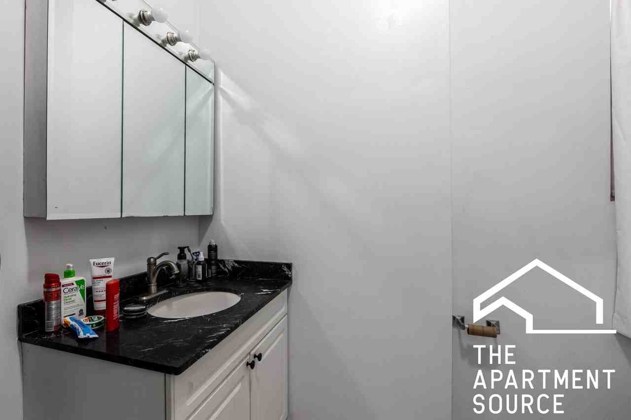 2517 N Ashland Ave #1F - Photo 7 of 12