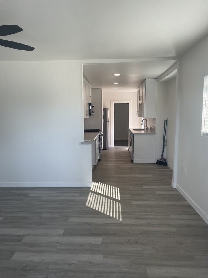 4326 Poplar St #NA - Photo 3 of 7