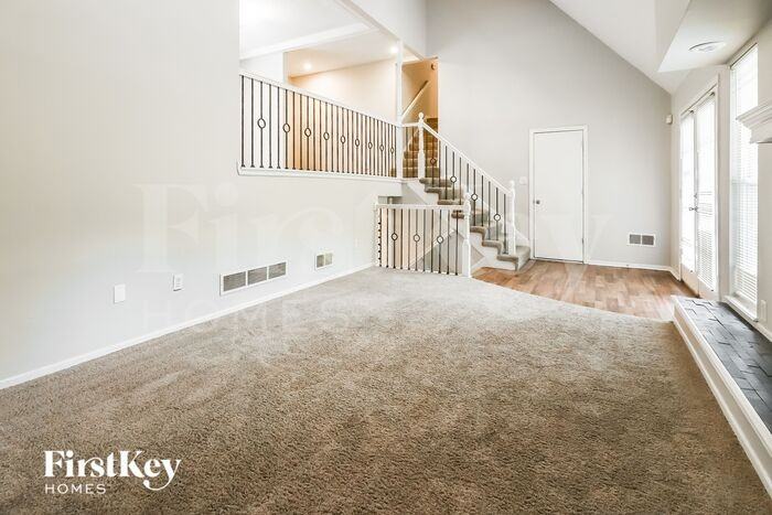 5816 Proctor Ave - Photo 3 of 16