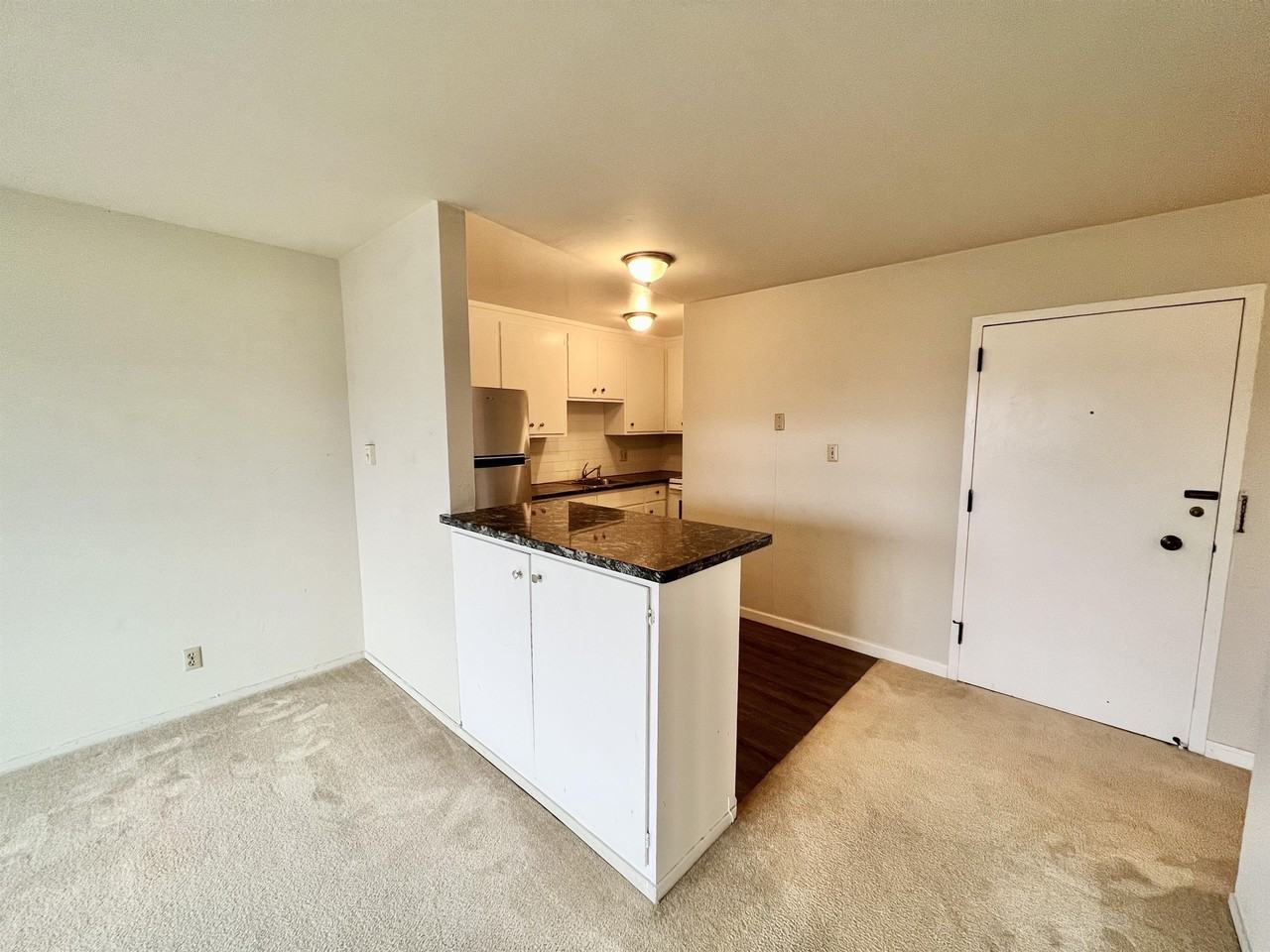 1400 39th Avenue - Photo 3 of 17