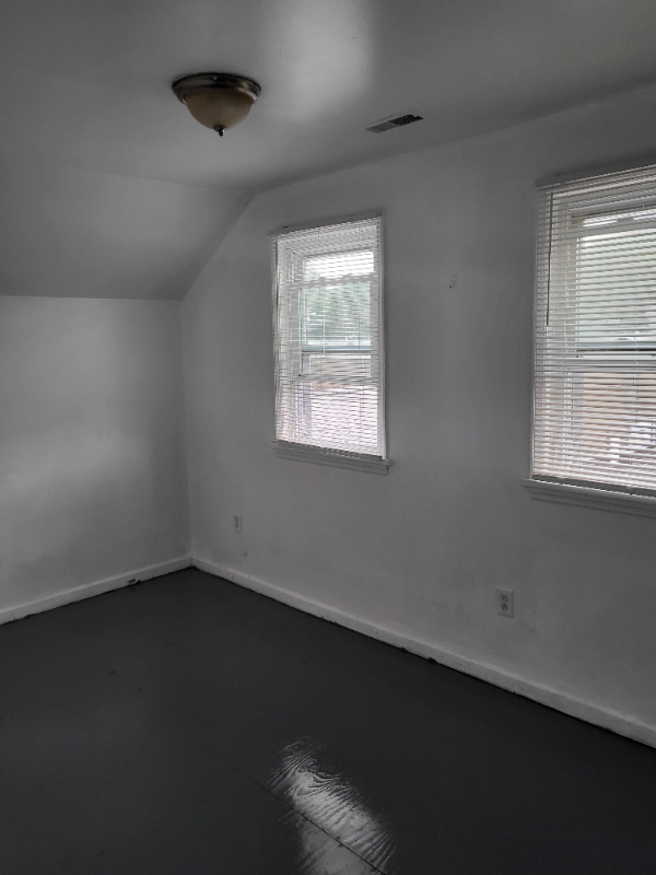 257 Whitney Pl #2 - Photo 3 of 4