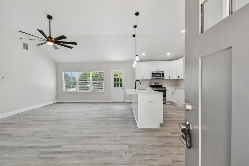 719 Bon Air St - Photo 2 of 20