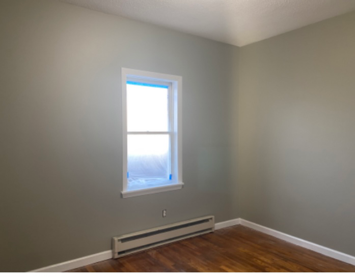 210 Pine St #1 - Photo 5 of 6