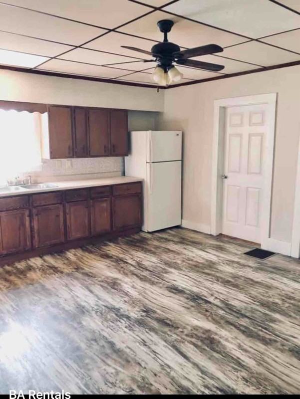 231 S Pearl St - Photo 2 of 8