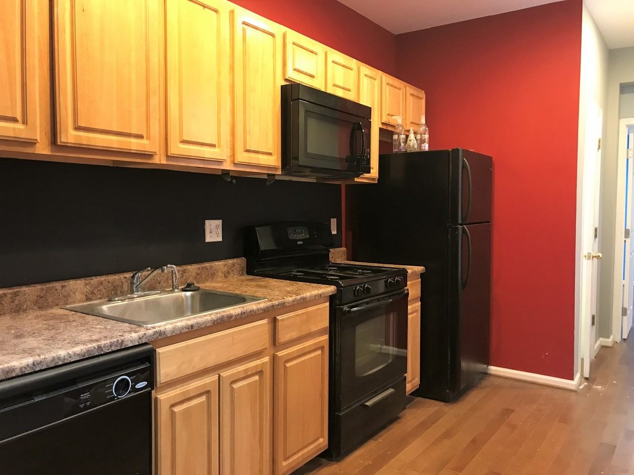 2841 Huntingdon Ave - Photo 5 of 17