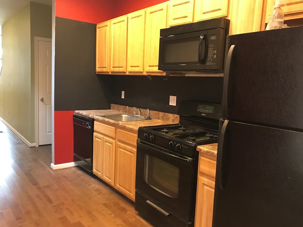 2841 Huntingdon Ave - Photo 6 of 17