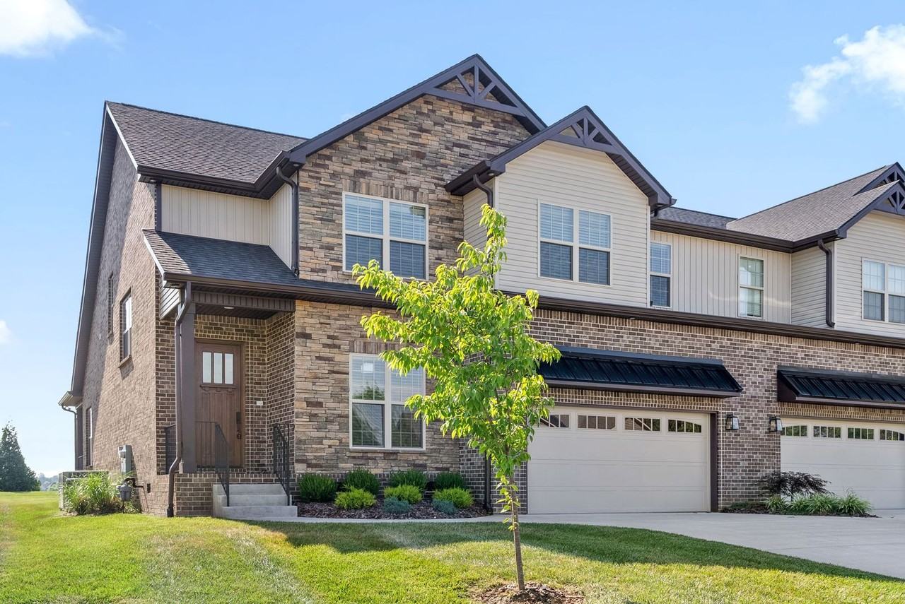 1065 Veridian Dr - Photo 2 of 43