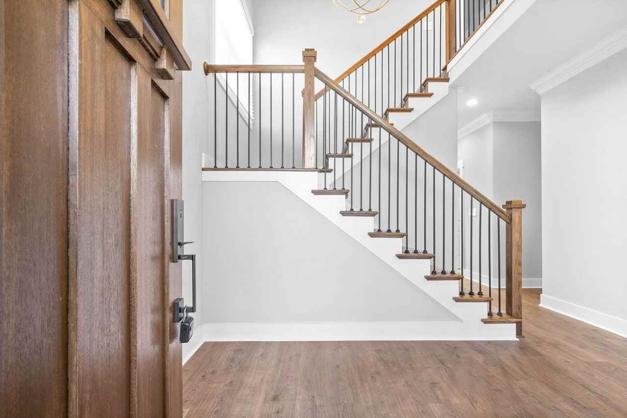 1065 Veridian Dr - Photo 4 of 43