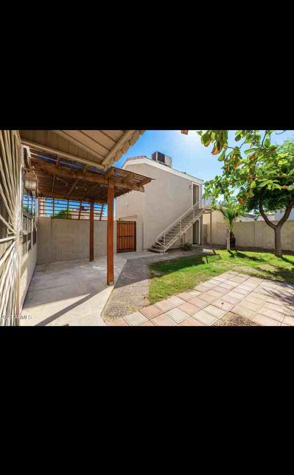 2739 East Windsor Avenue - Photo 5 of 8