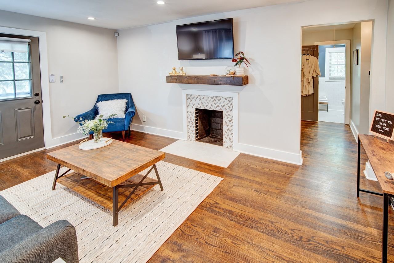 2736 Mayflower Rd #NA - Photo 3 of 10