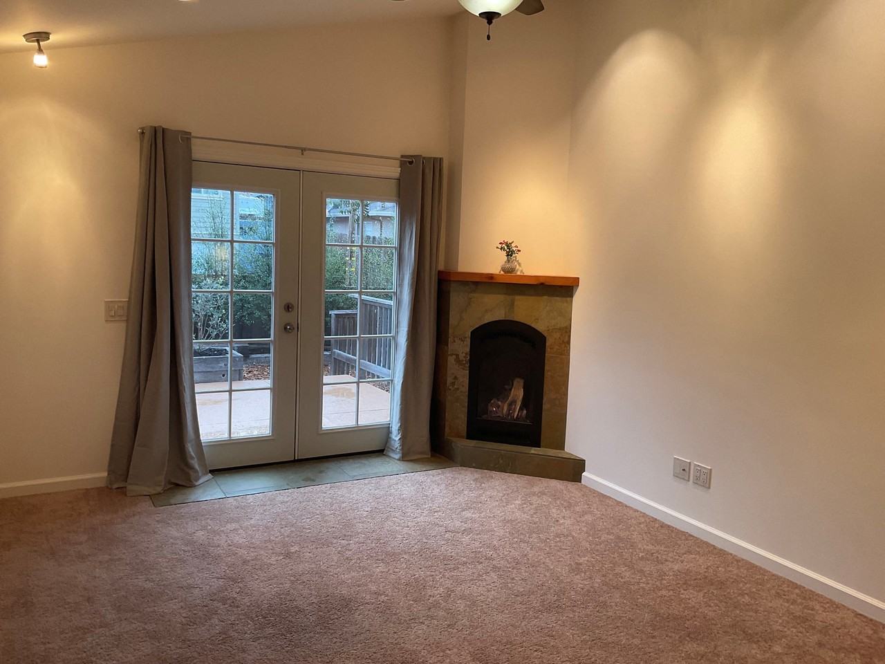 1272 Lowell St - Photo 2 of 14