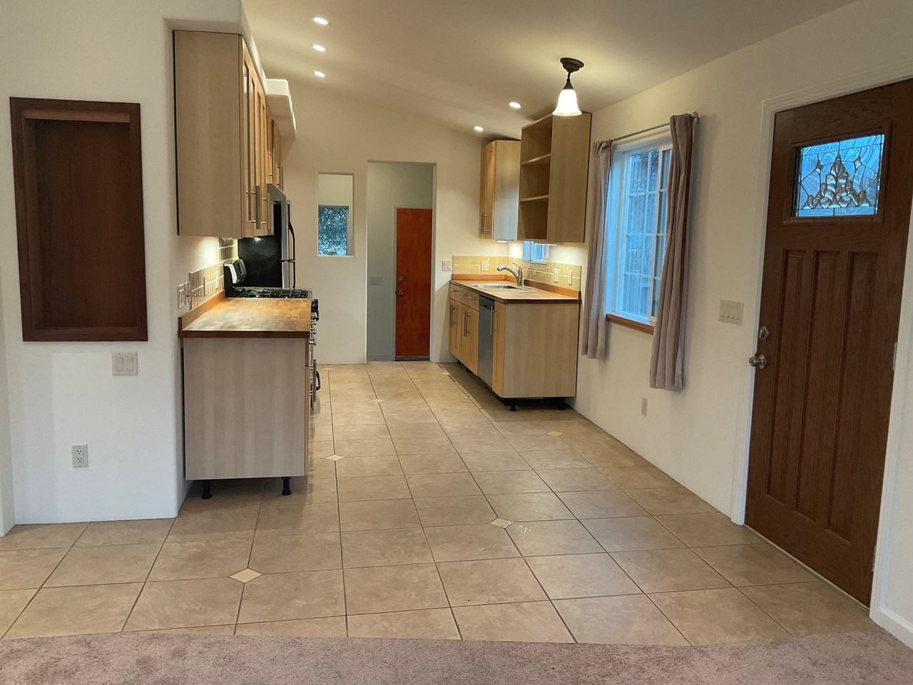 1272 Lowell St - Photo 3 of 14