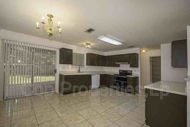 7127 Still Hollow Dr - Photo 4 of 22