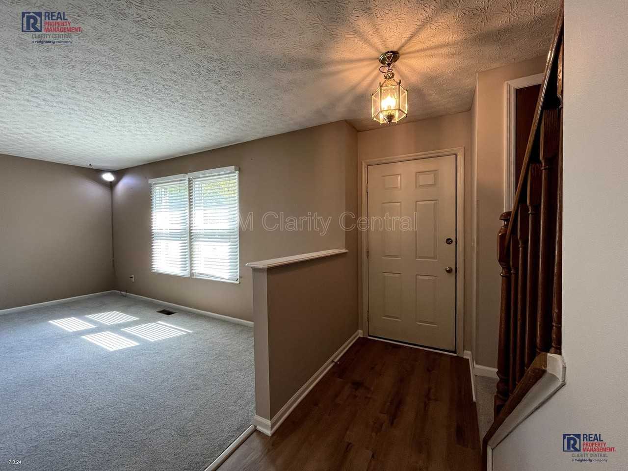 767 Lindenhaven Rd - Photo 2 of 16