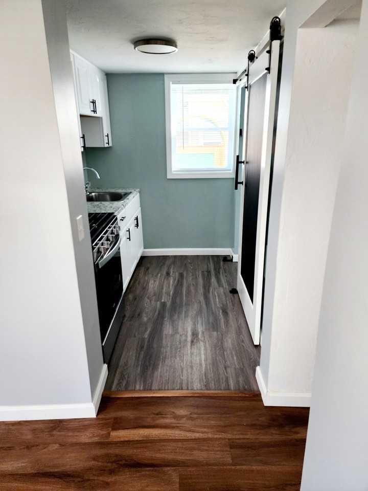 949 Bedford Street - Photo 3 of 27