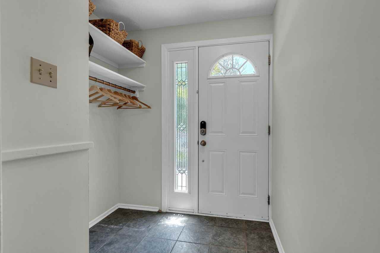 127 Rossland Avenue - Photo 3 of 37