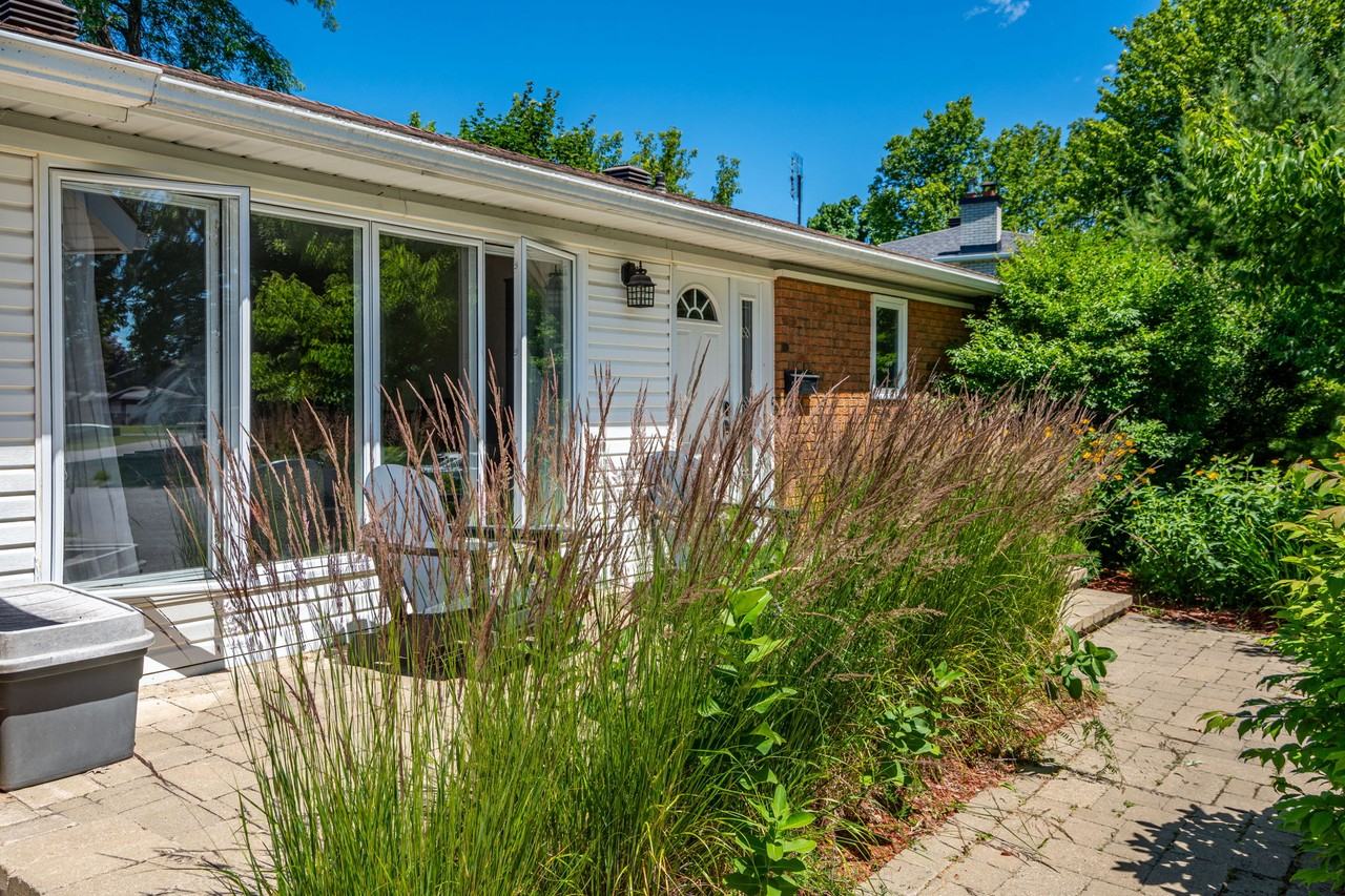 127 Rossland Avenue - Photo 2 of 37