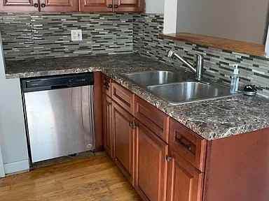 17 Arthur Ave Ne - Photo 3 of 8