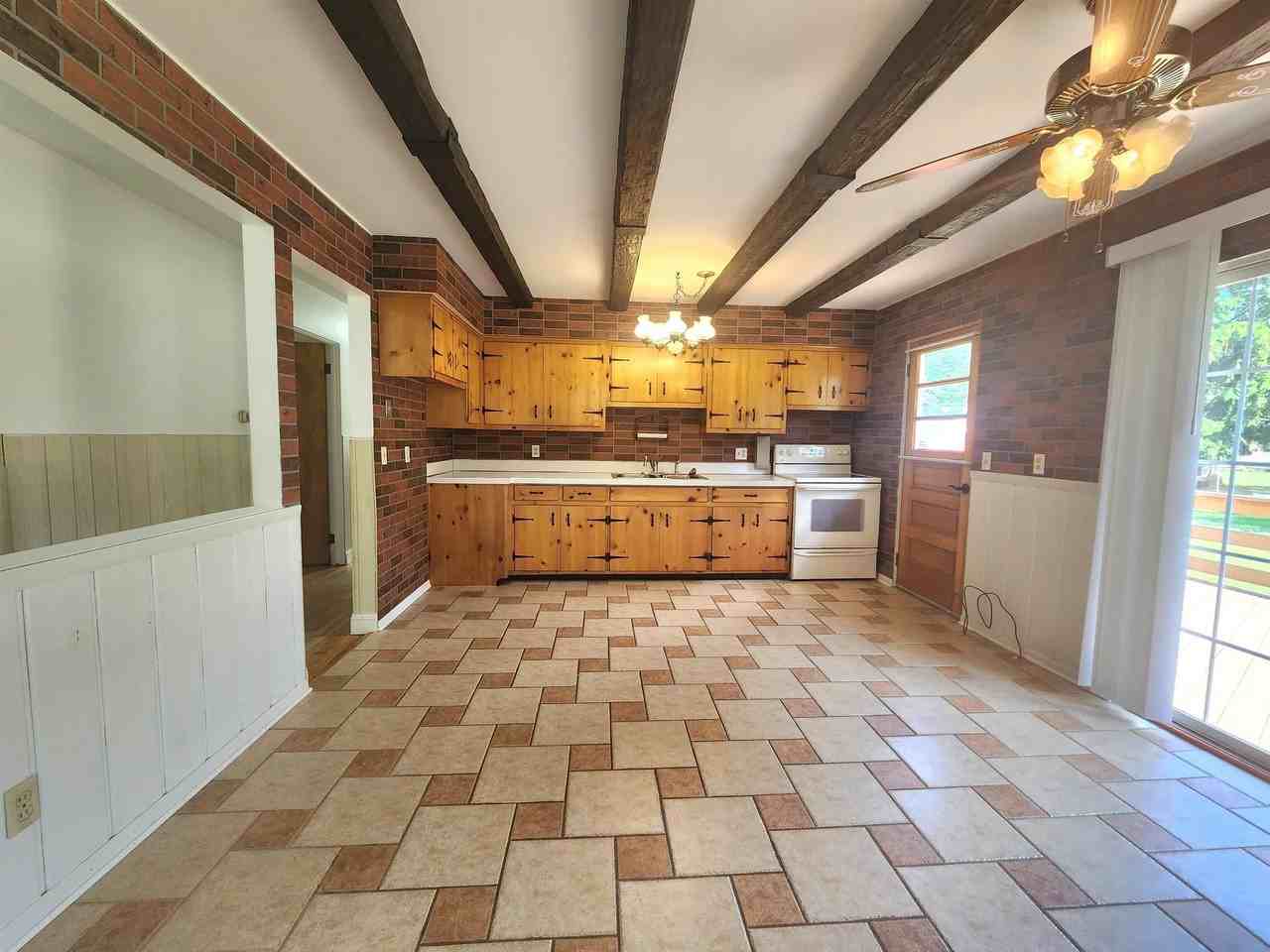 8045 Liskow Ct - Photo 3 of 9