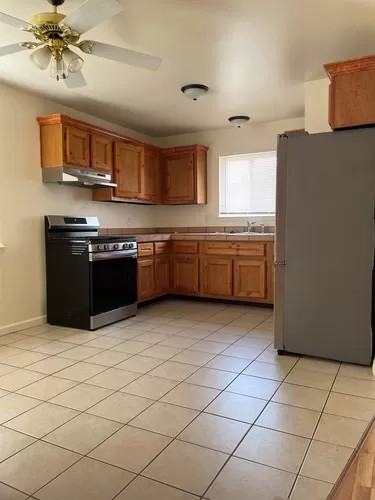 32446 Linderman Ave - Photo 2 of 11