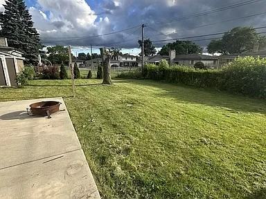 28811 Sylvan Ave - Photo 3 of 11