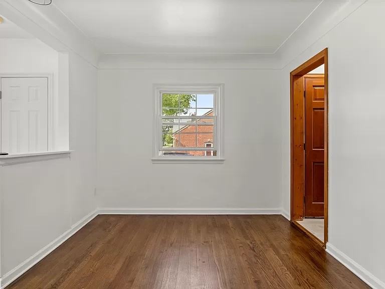 460 N Franklin St - Photo 3 of 33