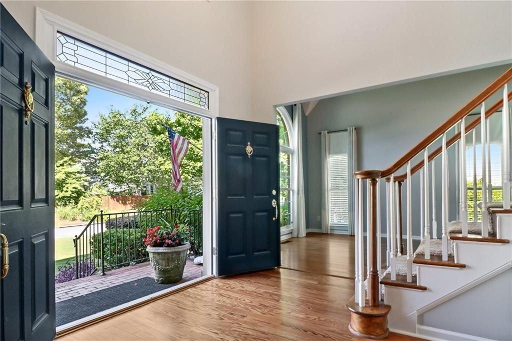 540 Oak Landing Dr - Photo 3 of 23